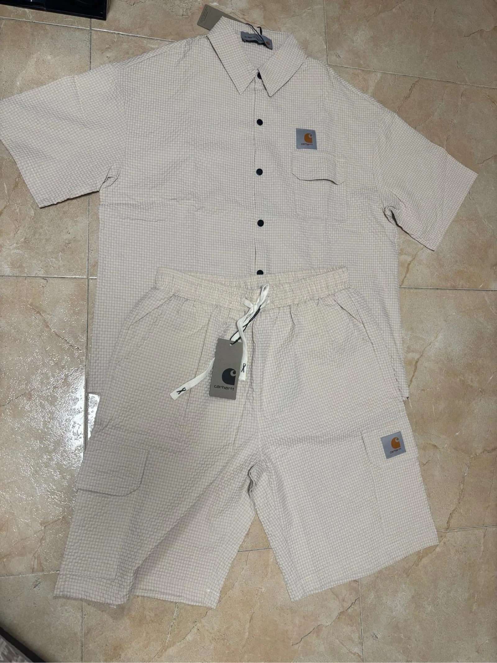 Conjunto Carhartt Camisa y Pantalón Corto